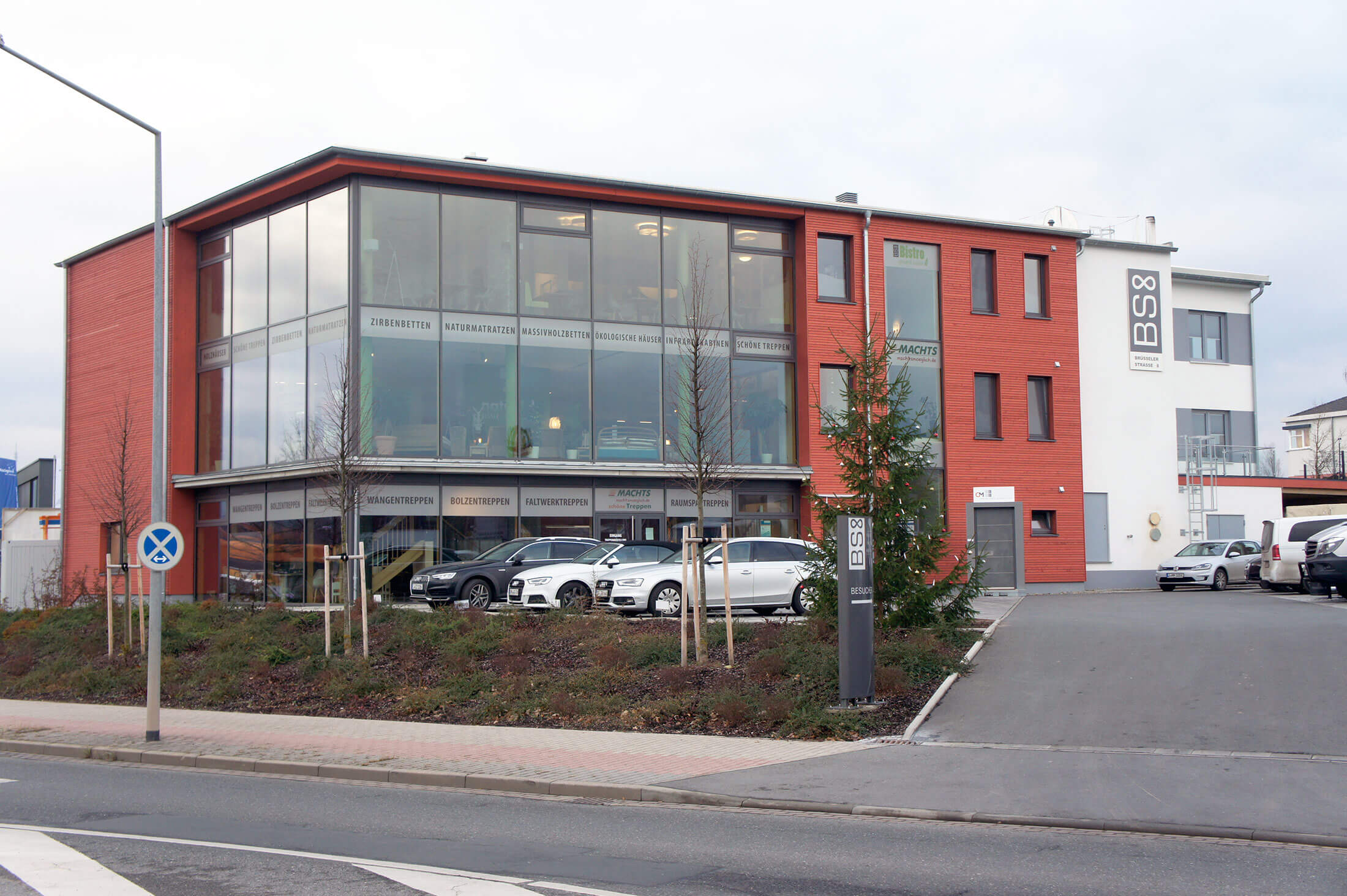 Jena, Brüsseler Straße: Gewerbe- und Bürogebäude mit Holzwerkstatt + Ausstellungsräumen Jena, Brüsseler Straße: Gewerbe- und Bürogebäude mit Holzwerkstatt + Ausstellungsräumen…